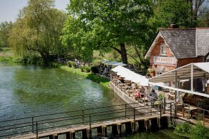 Mayfly Pub
